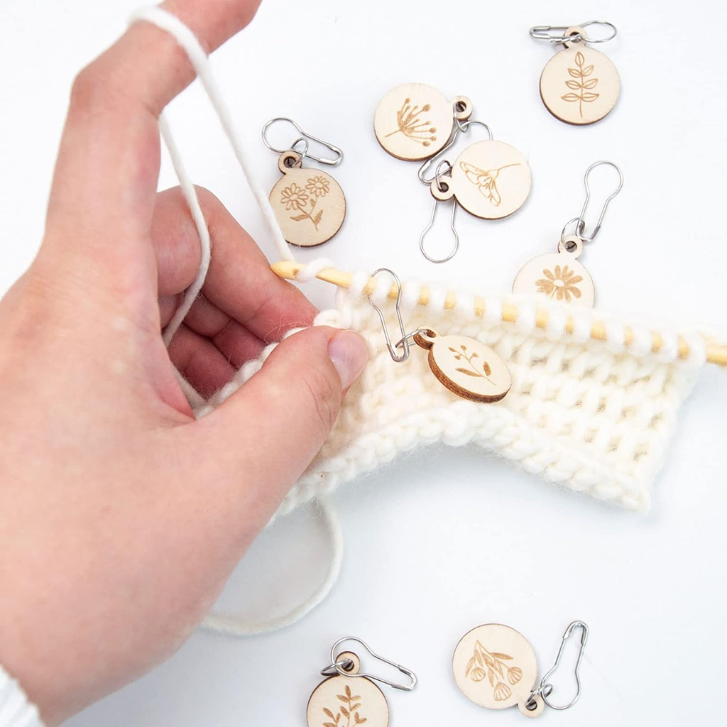 Wooden Flower Stitch Markers with Storage Box 8Pcs